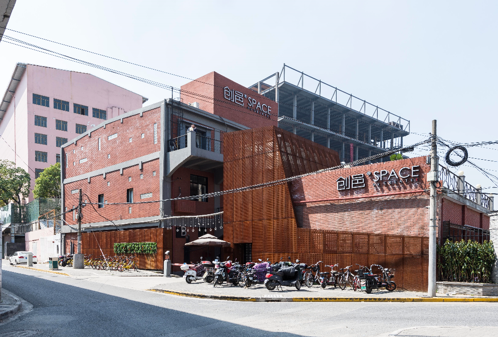 上海創(chuàng)邑河招商進(jìn)行時(shí)，招租熱線恭候您來！引領(lǐng)辦公新風(fēng)尚