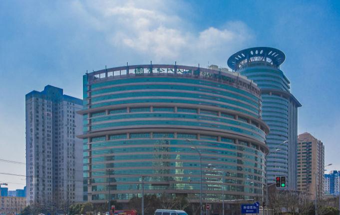 上海青松城：寬敞明亮，靈活分割的辦公空間