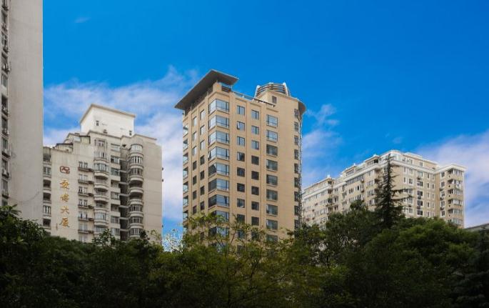 上?？煲酌绦靺R中心：現(xiàn)代化商務(wù)樓宇，性價(jià)比之選