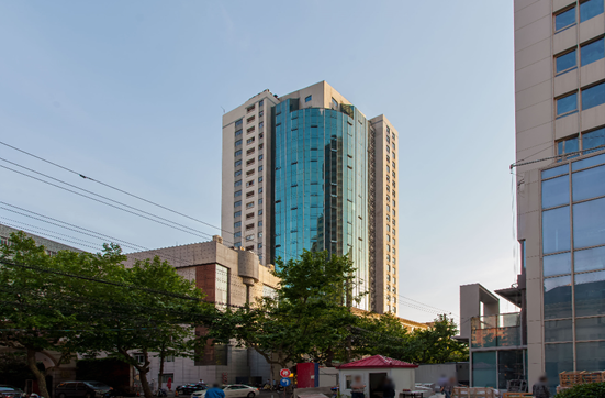 上?？仆洞髲B：23層高樓，靈活面積滿足企業(yè)需求